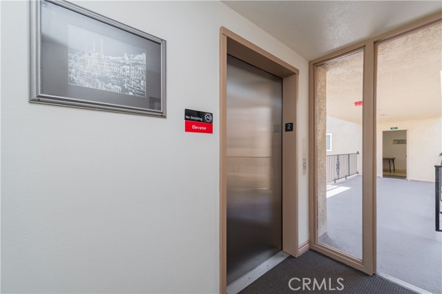 2381 Via Mariposa W, Laguna Woods CA: https://media.crmls.org/medias/ee25c5cf-9eb8-4fae-8eb3-240f98cce8b6.jpg