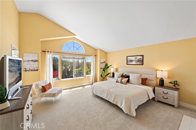 10 Cambridge Court, Coto de Caza CA: https://media.crmls.org/medias/ee26e386-c3af-47da-8b5b-a3a2cf993068.jpg