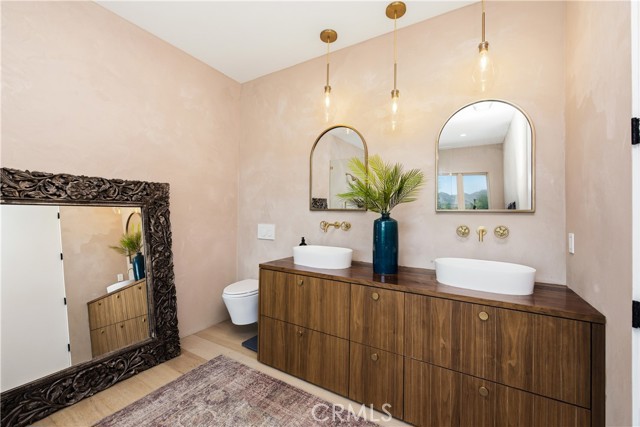 976 Ranch House, Westlake Village CA: https://media.crmls.org/medias/ee2709b3-c511-4703-aad1-330b490ddc78.jpg