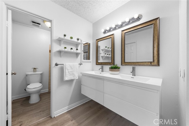 321 N Lincoln Avenue, Monterey Park CA: https://media.crmls.org/medias/ee272f80-31de-4437-a0c4-44531922562e.jpg