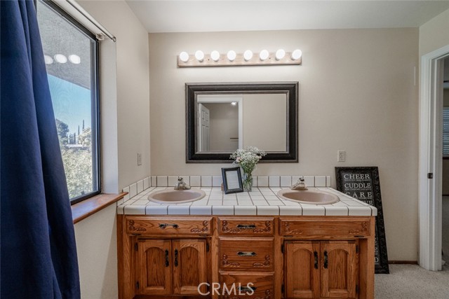 Image 32 of 69 For 41268 Adobe Way