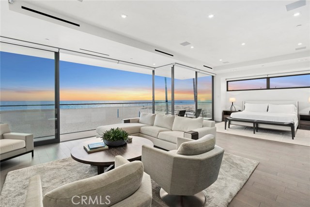 Detail Gallery Image 14 of 27 For 2108 E Oceanfront, Newport Beach,  CA 92661 - 5 Beds | 5/1 Baths