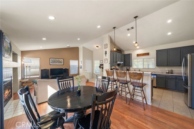 Detail Gallery Image 3 of 18 For 2748 Chuckwagon, Palmdale,  CA 93550 - 3 Beds | 2 Baths