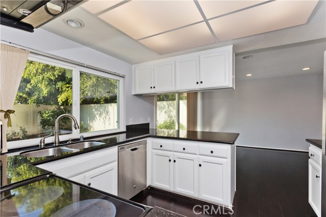 Detail Gallery Image 8 of 30 For 46 Shooting Star, Irvine,  CA 92604 - 4 Beds | 2/1 Baths