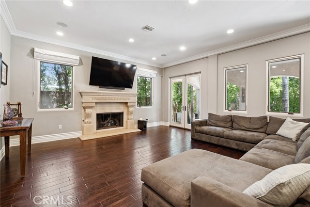 23115 Erwin Street, Woodland Hills CA: https://media.crmls.org/medias/ee27ea79-0da6-4797-b76a-fde218ce5906.jpg