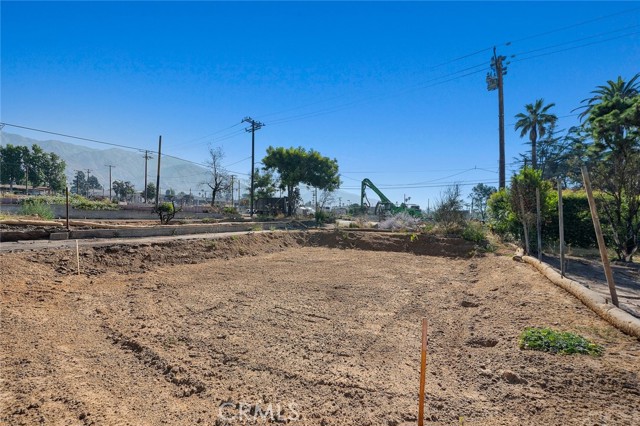 2441 El Molino Avenue, Altadena CA: https://media.crmls.org/medias/ee283c5b-06c6-4e05-889c-be5c00525a0f.jpg
