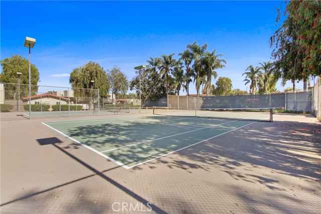 Detail Gallery Image 9 of 11 For 1345 Cabrillo Park Dr #J08,  Santa Ana,  CA 92701 - 1 Beds | 1 Baths