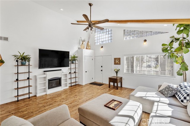17203 Patronella Avenue, Torrance CA: https://media.crmls.org/medias/ee28f69a-9a93-4296-bb8f-c3e0de39a2eb.jpg