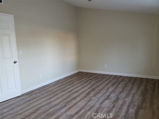 5853 Mcdonie Avenue, Woodland Hills CA: https://media.crmls.org/medias/ee29258b-904a-4ee9-9600-ac08842c2a79.jpg