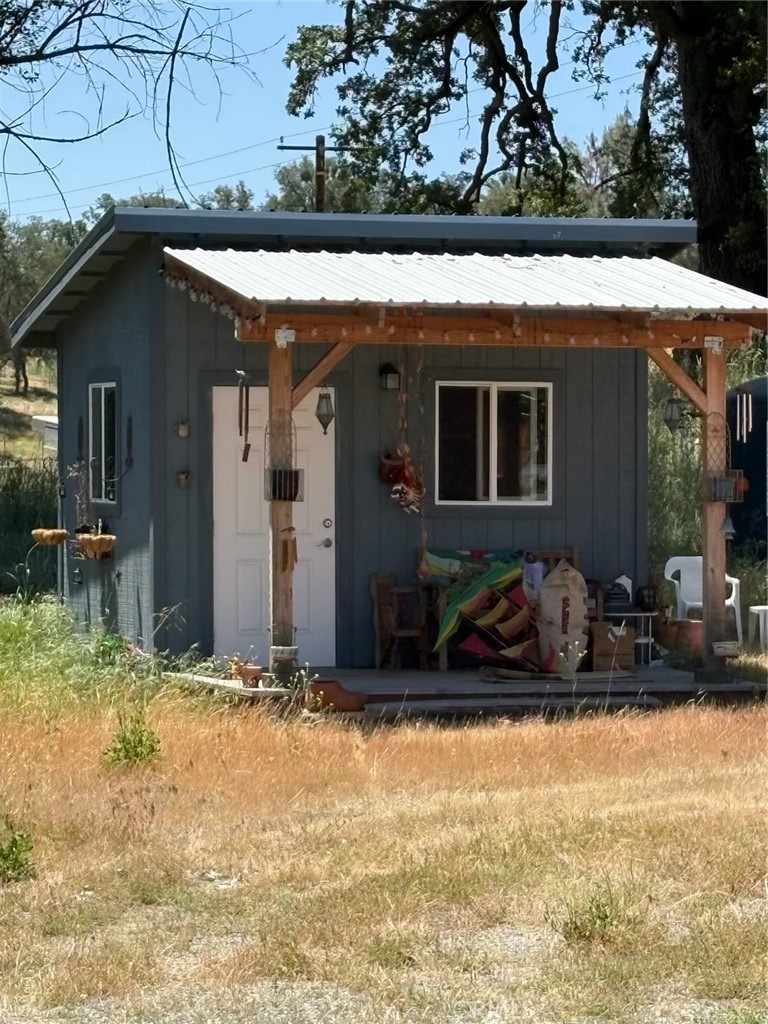 https://media.crmls.org/medias/ee29492d-b1d0-4cba-8545-da35451358ed.jpg?preset=X-Large