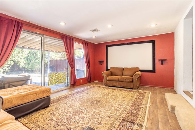 Detail Gallery Image 9 of 27 For 19113 Archwood St, Reseda,  CA 91335 - 3 Beds | 1 Baths