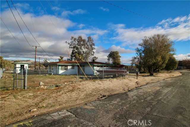 Detail Gallery Image 5 of 33 For 57136 Navajo Trl, Yucca Valley,  CA 92284 - 2 Beds | 1/1 Baths