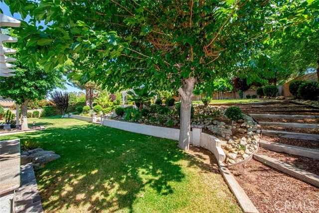 5618 Gardendale Lane, Palmdale CA: https://media.crmls.org/medias/ee299b79-e254-49f7-8870-6b3d3d336e83.jpg