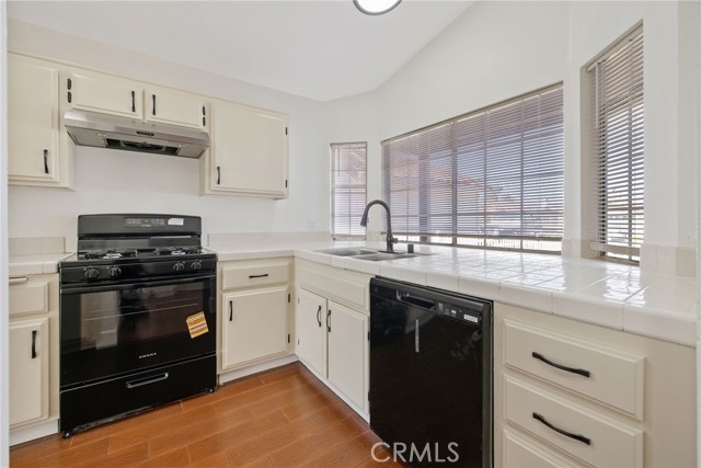 Detail Gallery Image 6 of 27 For 1171 State St, Hanford,  CA 93230 - 3 Beds | 2 Baths