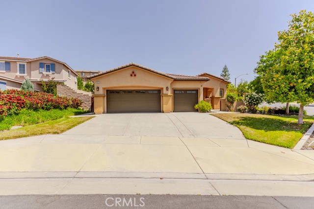 Detail Gallery Image 1 of 1 For 29229 Gateway Dr, Lake Elsinore,  CA 92530 - 4 Beds | 2 Baths