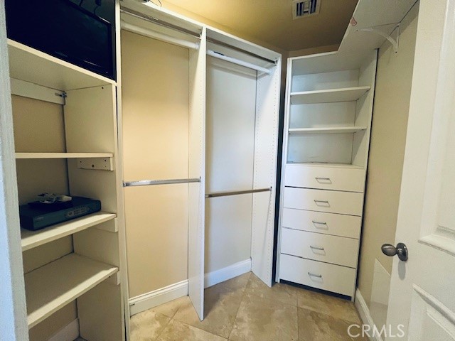 Detail Gallery Image 16 of 48 For 6201 Corbin Ave, Tarzana,  CA 91356 - 5 Beds | 4 Baths
