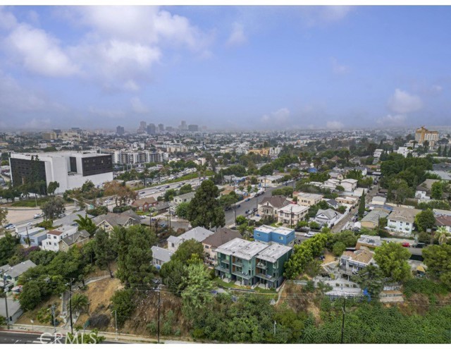 Detail Gallery Image 4 of 14 For 614 Belmont Ave, Los Angeles,  CA 90026 - 3 Beds | 4 Baths