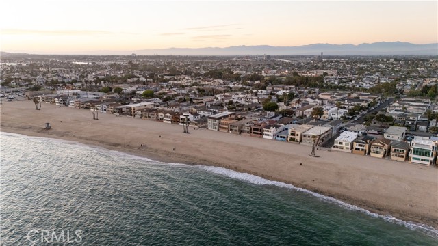 Detail Gallery Image 47 of 50 For 1313 Ocean Ave, Seal Beach,  CA 90740 - 3 Beds | 3/1 Baths