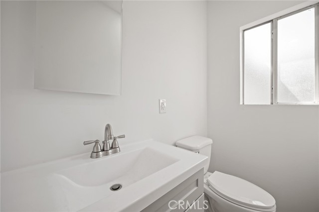 Detail Gallery Image 9 of 17 For 7443 Balcom Ave, Reseda,  CA 91335 - 3 Beds | 2 Baths