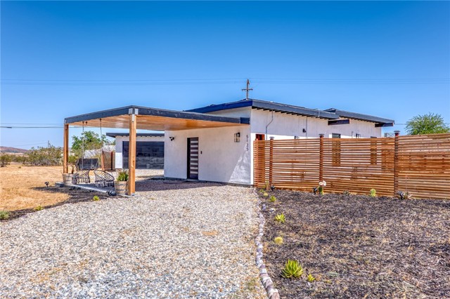 Detail Gallery Image 2 of 46 For 5125 Sunfair Rd, Joshua Tree,  CA 92252 - 2 Beds | 2 Baths