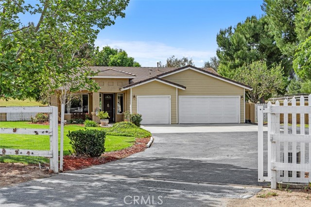 Detail Gallery Image 5 of 41 For 22455 Grand Ave, Wildomar,  CA 92595 - 3 Beds | 2 Baths