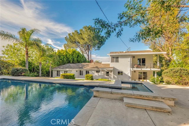 5187 Llano Drive, Woodland Hills CA: https://media.crmls.org/medias/ee2da554-792b-4140-937e-a125283c8b30.jpg