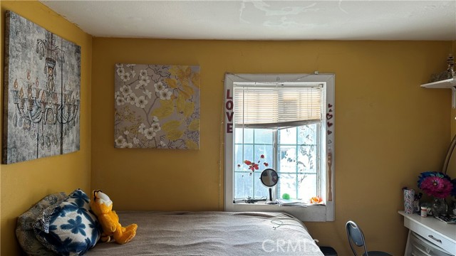 Detail Gallery Image 4 of 13 For 9180 Cypress Ave, Fontana,  CA 92335 - 3 Beds | 1/1 Baths