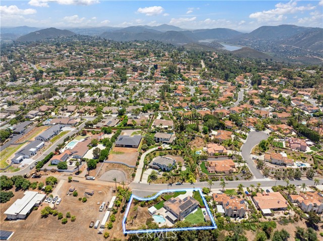 1732 Gamble Lane, Escondido CA: https://media.crmls.org/medias/ee2e03cc-285c-46dc-8dcf-8c5e8a7960a8.jpg