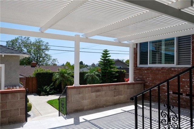 2031 Jolley Drive, Burbank CA: https://media.crmls.org/medias/ee2ecc40-0abe-4dbc-8d50-49f629a51038.jpg