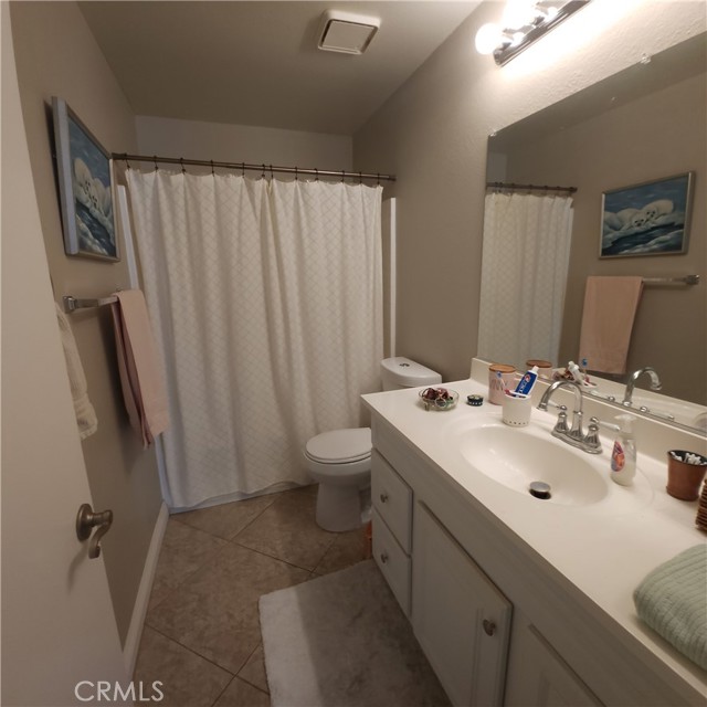 16377 Lakeshore Drive, Lake Elsinore CA: https://media.crmls.org/medias/ee30e375-cfbd-47fc-94a2-fc6fccc67c99.jpg