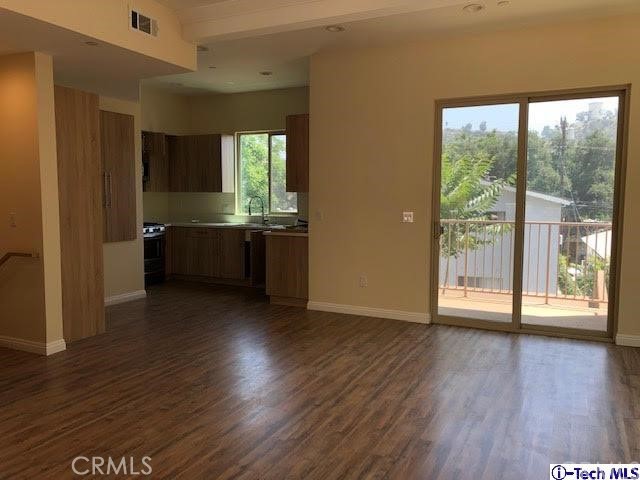 Detail Gallery Image 14 of 20 For 9951 Marcus Ave #103,  Tujunga,  CA 91042 - 3 Beds | 2 Baths