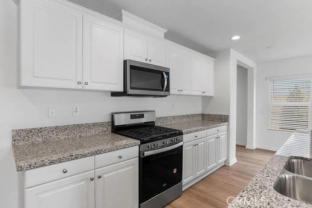 Detail Gallery Image 2 of 30 For 28341 Digger, Menifee,  CA 92585 - 4 Beds | 2 Baths