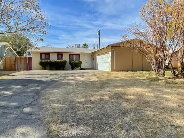 Detail Gallery Image 2 of 21 For 45567 Andale Ave, Lancaster,  CA 93535 - 4 Beds | 2 Baths