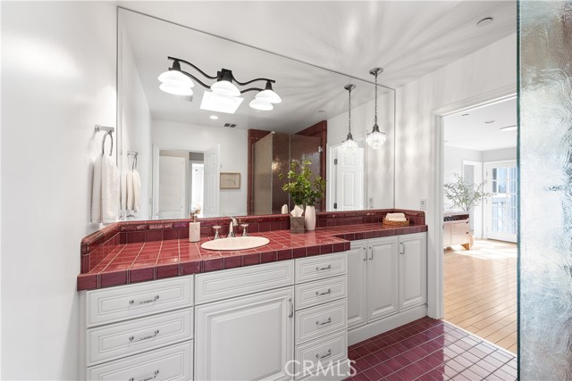 2102 Buena Vista Drive, Camarillo CA: https://media.crmls.org/medias/ee363d83-b92d-44d1-b05b-e27736cbd98c.jpg