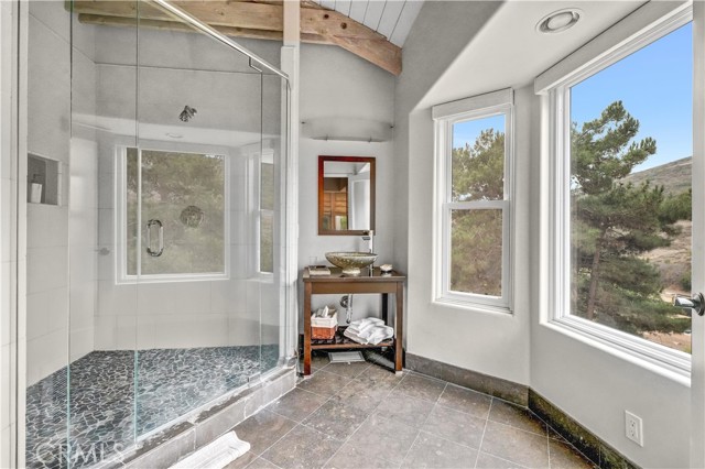 Image 21 of 29 For 21095 Raquel Road