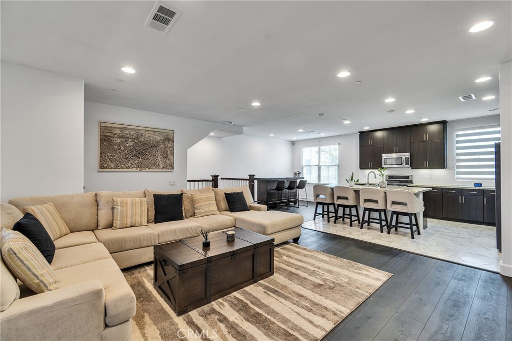 Ee3924f1 4a2e 40ce Bca2 1795df799915