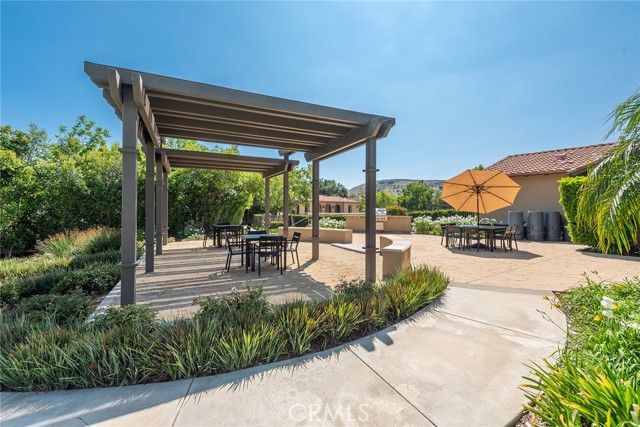 25551 Prado De Las Flores, Calabasas CA: https://media.crmls.org/medias/ee39a8f3-9ea6-4d17-a371-e1c3be11d5eb.jpg