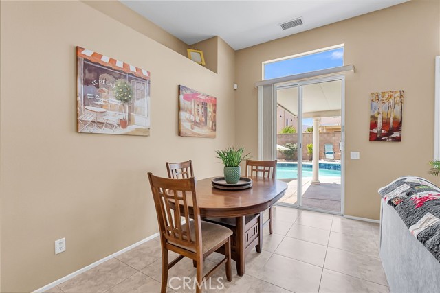 11567 Waterwell Court, Riverside CA: https://media.crmls.org/medias/ee39b692-d9c4-4c88-ade5-ce387e40b27a.jpg