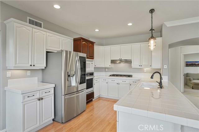 Detail Gallery Image 15 of 45 For 27624 Briarcliff Pl, Valencia,  CA 91354 - 5 Beds | 3 Baths