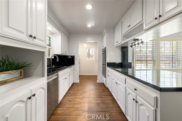 11012 Montgomery Avenue, Granada Hills CA: https://media.crmls.org/medias/ee39f28c-2321-42b8-a197-2442a196df86.jpg