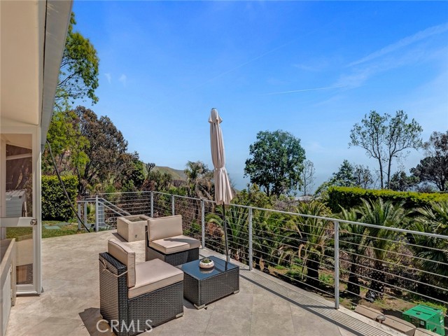 Detail Gallery Image 8 of 39 For 20537 Little Rock Way, Malibu,  CA 90265 - 5 Beds | 3 Baths