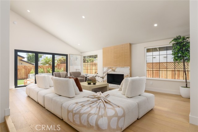 Detail Gallery Image 8 of 40 For 1206 Blue Gum Ln, Newport Beach,  CA 92660 - 3 Beds | 3/1 Baths