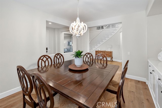 Detail Gallery Image 9 of 55 For 29231 Black Pine Way, Saugus,  CA 91390 - 6 Beds | 4/1 Baths