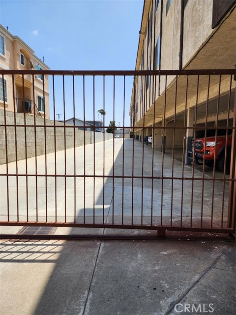 Detail Gallery Image 10 of 12 For 15116 S Raymond Ave #104,  Gardena,  CA 90247 - 2 Beds | 2 Baths