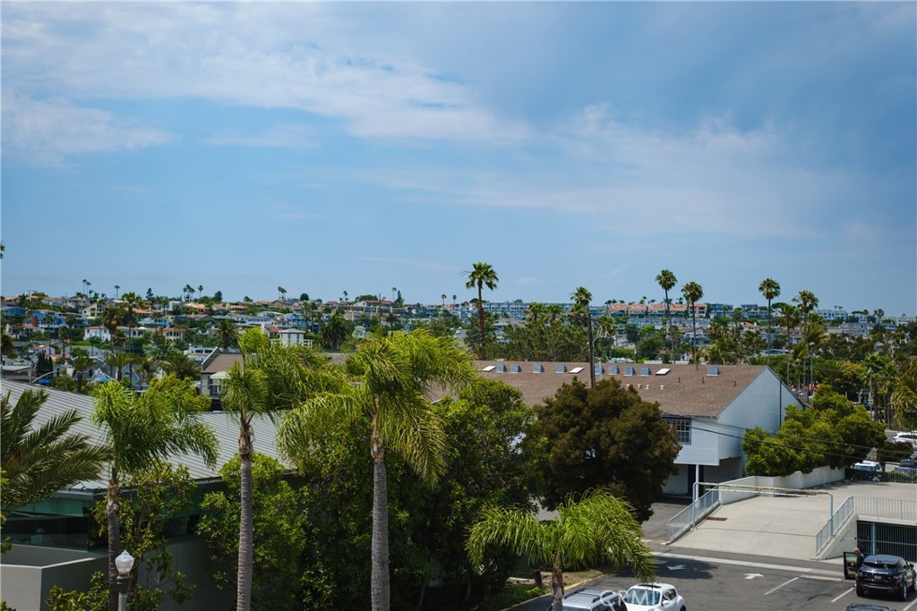 https://media.crmls.org/medias/ee3c38d6-1487-4230-b4d0-b448a40d3a8c.jpg?preset=X-Large