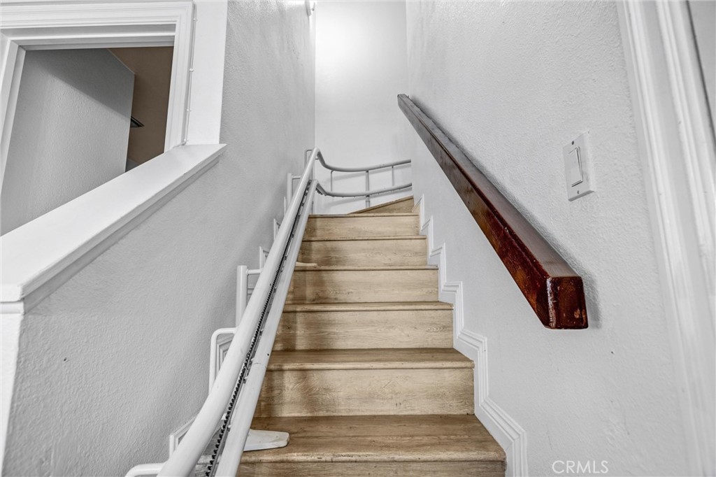 https://media.crmls.org/medias/ee3d3d45-cadf-4b7e-8440-5d5ead41ee1d.jpg?preset=X-Large