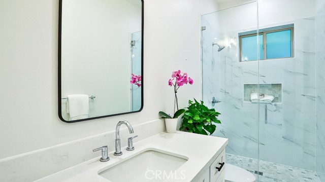 Detail Gallery Image 12 of 51 For 17413 Siena Ln, Fountain Valley,  CA 92708 - 4 Beds | 4 Baths