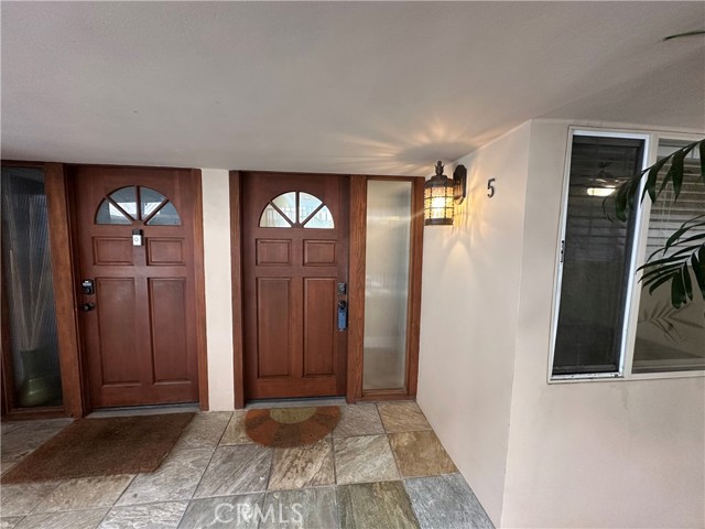 2037 Coast Hwy, Laguna Beach CA: https://media.crmls.org/medias/ee3de642-f4a9-43b4-a339-42689b4a3d43.jpg