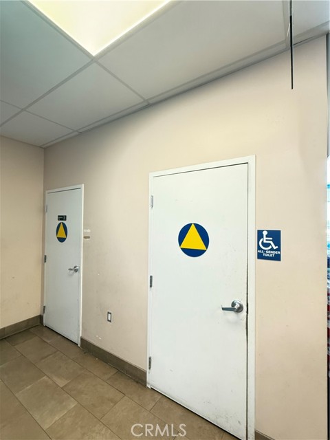 1702 Highway 46, Wasco CA: https://media.crmls.org/medias/ee3fbdfc-3dab-4875-ad4b-43c91968a695.jpg