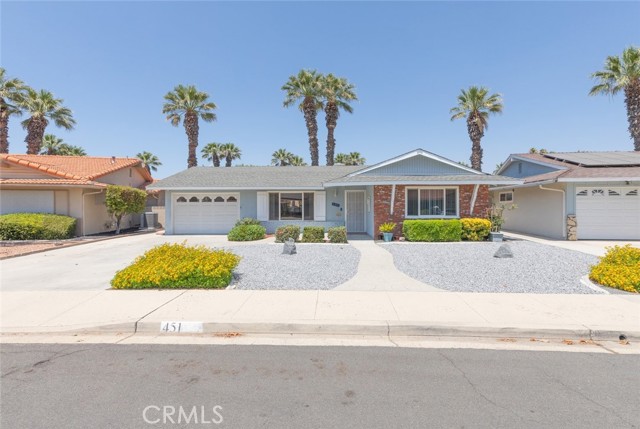 Detail Gallery Image 2 of 42 For 451 Palomar, Hemet,  CA 92543 - 2 Beds | 2 Baths